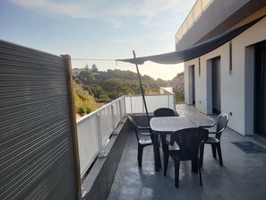 Outdoor dining - Vacation apartment 5 minutes from Agosta beach (Pietrosella)