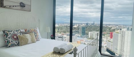 2 bedrooms, iron/ironing board, travel cot, free WiFi