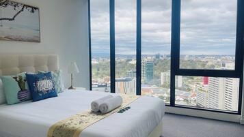 2 bedrooms, iron/ironing board, travel cot, free WiFi