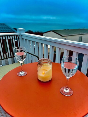 Luxury Caravan sea Views Sleep 6 Free Wifi