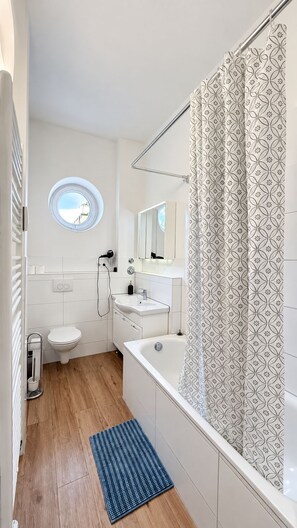 Bathroom - Schöne, Frisch Sanierte Ferienwohnung, Ideal für Familien Aufenthalte (Hamburg)