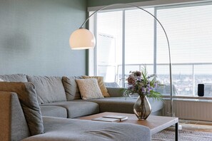 Apartment | 2 bedrooms, desk, Internet