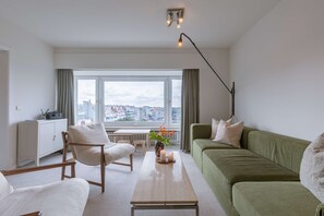 3 bedrooms, desk, Internet - Charming art Deco Apartment With Harbor Views in Blankenberge (Blankenberge)