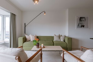 Apartamento | 3 dormitorios, escritorio, Internet