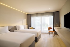 1 chambre, minibar, coffres-forts dans les chambres, bureau