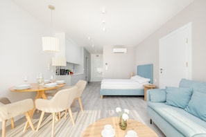 Studio, Balcony, Lakeside | Living room - Sea&lake Studio With Parking by Renters (Mielno)