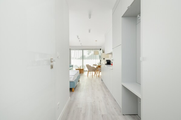 Studio, Balcony, Lakeside | Living room - Sea&lake Studio With Parking by Renters (Mielno)