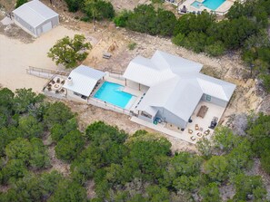 Exterior - The Wolves Den @ Frio River Vacation Rentals (Concan)