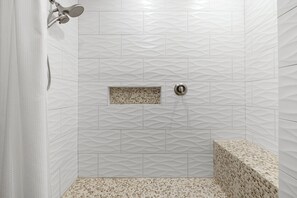 Shower, toilet paper - The Wolves Den @ Frio River Vacation Rentals (Concan)