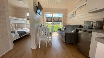 House | 2 bedrooms, individually furnished, iron/ironing board, bed sheets