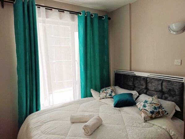 1 habitación, tabla de planchar con plancha, wifi y ropa de cama 