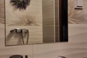 House | Bathroom