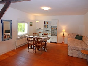 Apartment | Dining