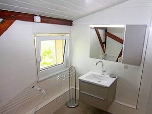 Apartment | Bathroom