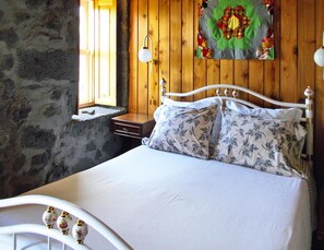 2 bedrooms, individually furnished, bed sheets