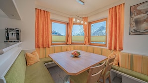 Apartment | Tempat makan