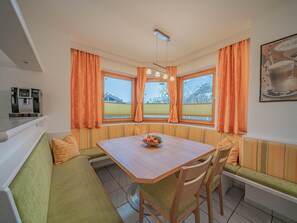 Apartment | Dining - Apartamento Brixental (Brixen im Thale)