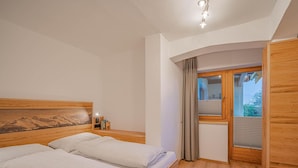 Apartment | 4 bilik tidur, cadar katil