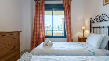 House | 3 bedrooms, individually furnished