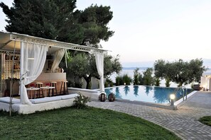Apartment | Pool
