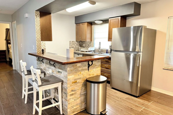 Geladeira, micro-ondas, fogão, cooktop