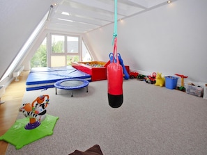House | Children’s area - Grosszugiges Ferienhaus fur 18 Personen in Mirow (Mirow)