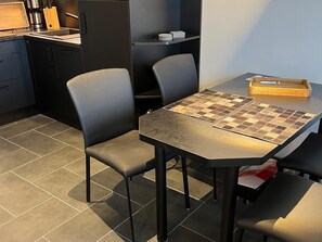 Apartment | Dining - Ferienwohnung mit Meerblick in Wyk auf Foehr (Wyk auf Foehr)