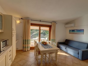 Apartment | Living room - Apartment in Badus With Communal Pool (Badesi)