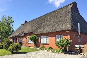 Apartment | Exterior - Wohnung in Rehm-flehde-bargen mit Einer Terrasse (Rehm-Flehde-Bargen)