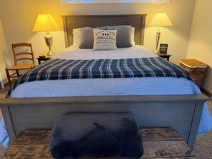 4 bedrooms, free WiFi, bed sheets - The Corner Cottage @ Chestnut - Orrville + minutes to Amish Country (Orrville)