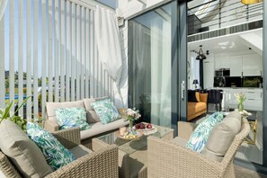 House | Living area - Holiday Home With Whirlpool Bathtub, Wrzosowo (Kamien Pomorski)