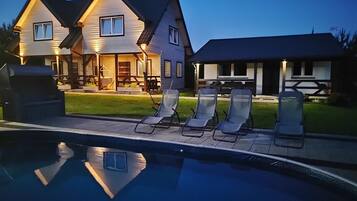 House | Pool
