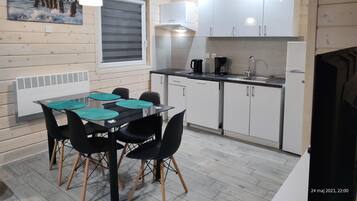 House | Private kitchen | Electric kettle, toaster