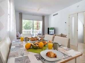Villa | Dining