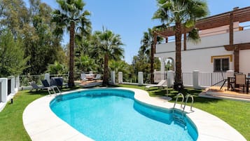 Villa | Pool | Indoor pool, outdoor pool