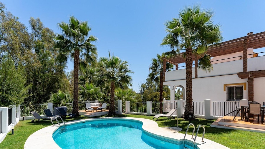 Faro's Villa Horizonte Near Seabeach