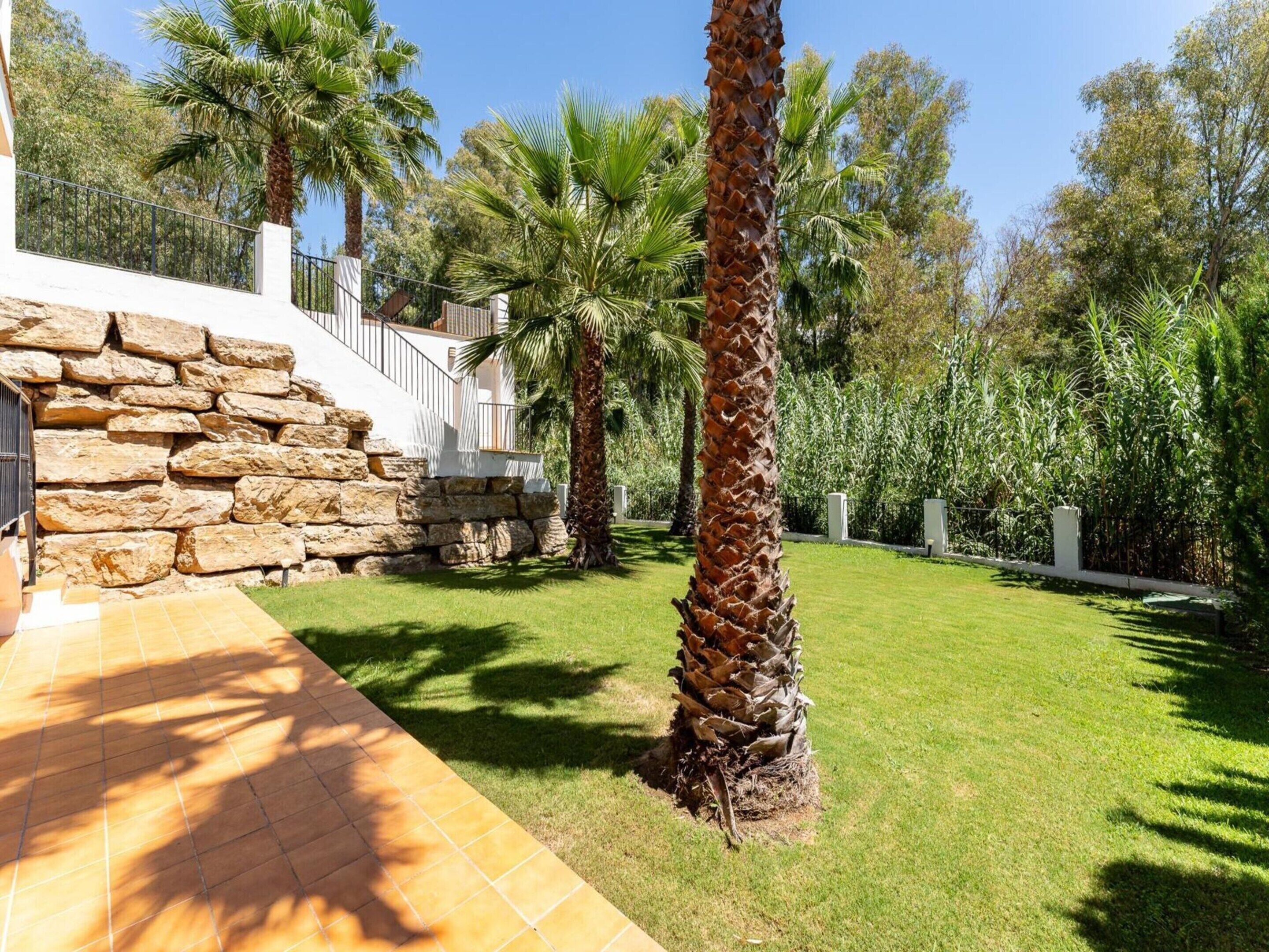 Villa | Garden