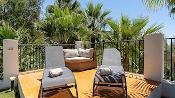 Villa | Balcony