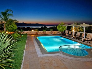 Pool - Cretan Villa Near Beach for 10 (Platanias)