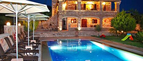 Villa | Exterior