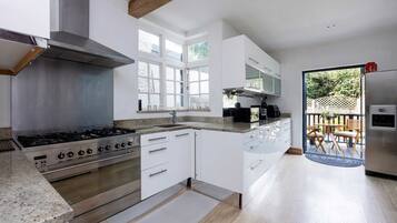 House | 4 bedrooms, Internet