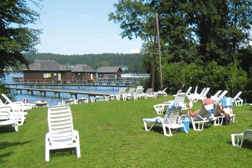 Bungalow on Lake Klopein With a Terrace