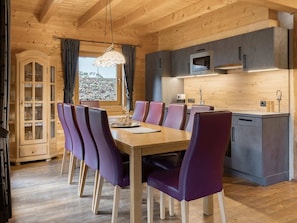 Dining - Chalet in Fugen Near Spieljochbahn (Fuegen)