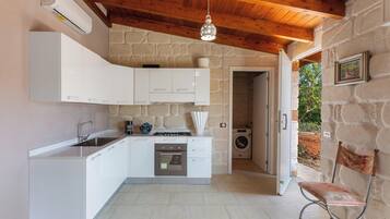 Villa | Private kitchen | Dishwasher