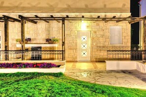 House | Exterior detail