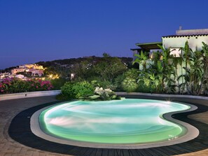 Apartment | Pool | Outdoor pool