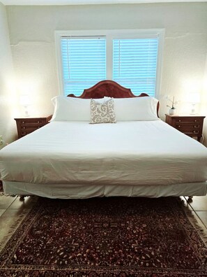 3 habitaciones, tabla de planchar con plancha, wifi y ropa de cama 