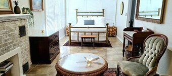 Craftsman by Downtown Uvalde