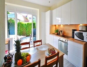 Apartment | Dapur peribadi | Kerusi tinggi