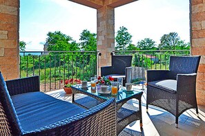House | Balcony